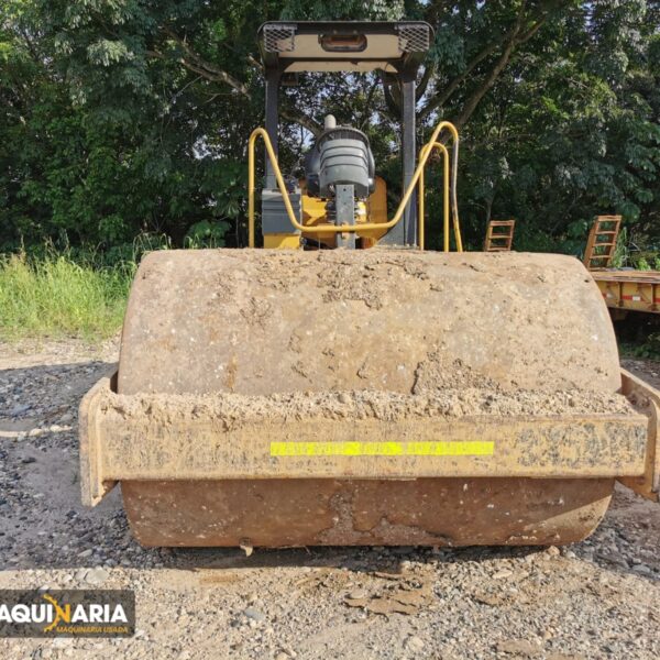 Vibrocompactador usado 2006 CATERPILLAR CS533E TM1126 (13)